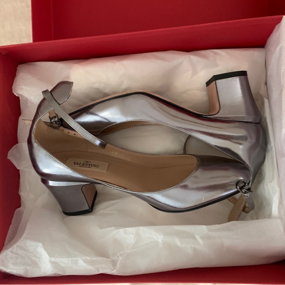Valentino Garavani Tango 60 Pumps Silver, size 36 US 6 - Picture 7 of 15